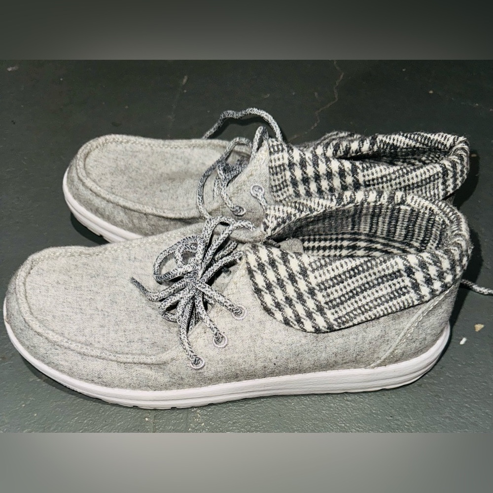 Similar to Hey Dude Shoes